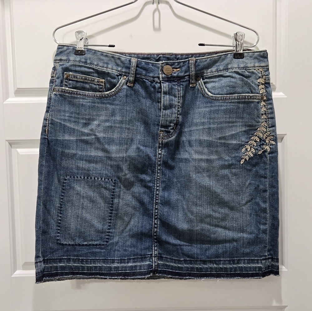 EDDIE BAUER DENIM BLUE JEANS SKIRT BUTTON FLY CREAM EMBROIDERY WOMEN   6 2010S